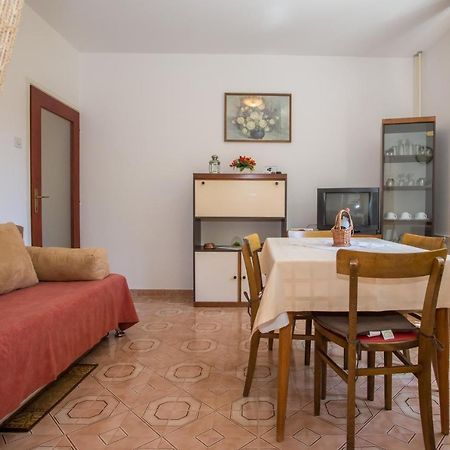 Garden View Apartment In Porec For 2 - 4 Persons Exteriér fotografie