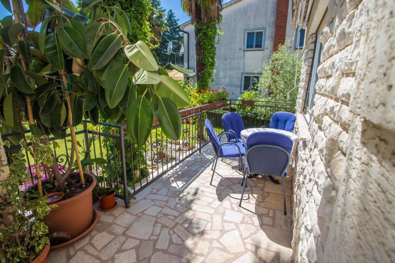 Garden View Apartment In Porec For 2 - 4 Persons Exteriér fotografie